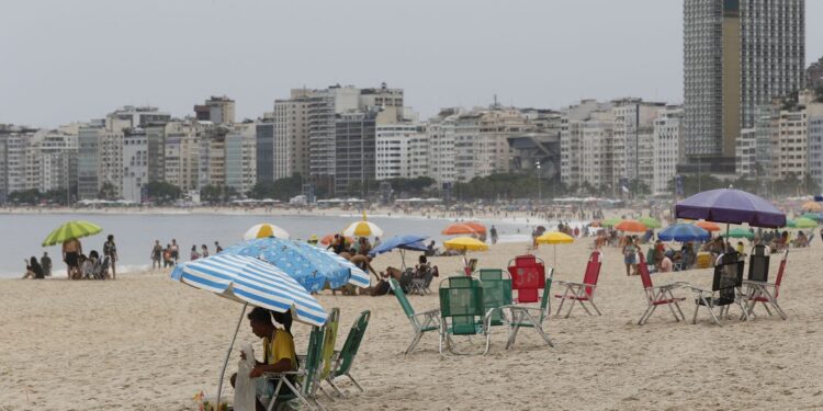 Decreto proíbe caixas de som em praias do Rio