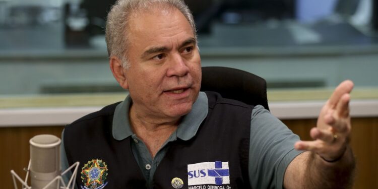 Governo anuncia fim da emergência sanitária por covid