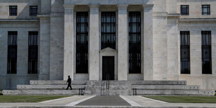 EUA: Fed sobe juros em 0,50 ponto percentual