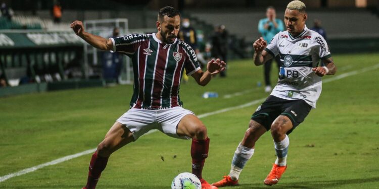 Fluminense enfrenta Coritiba em seu primeiro jogo após saída de Abel