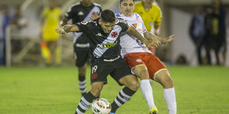 Vasco empata com a Tombense pelo Campeonato Brasileiro