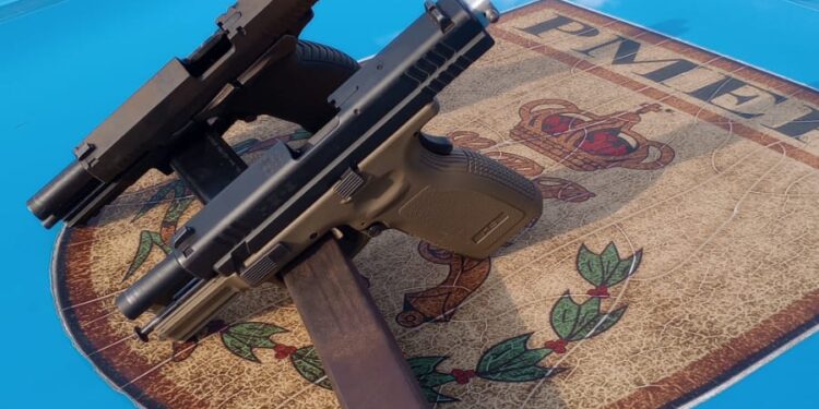 PM prende dois do CV com pistolas e kit rajada na Califórnia