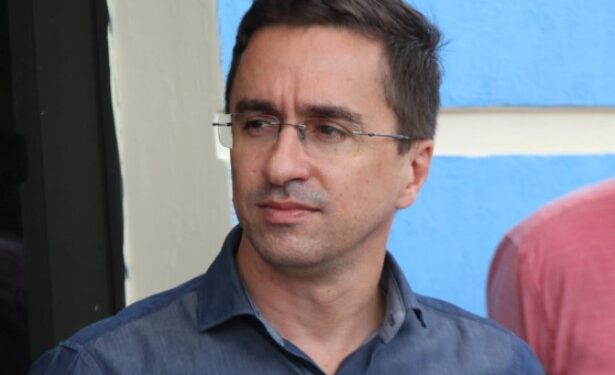 Prefeito Ednardo Barbosa é submetido a um cateterismo