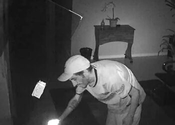 Vídeo tenta identificar autor de furto em escritório de Volta Redonda