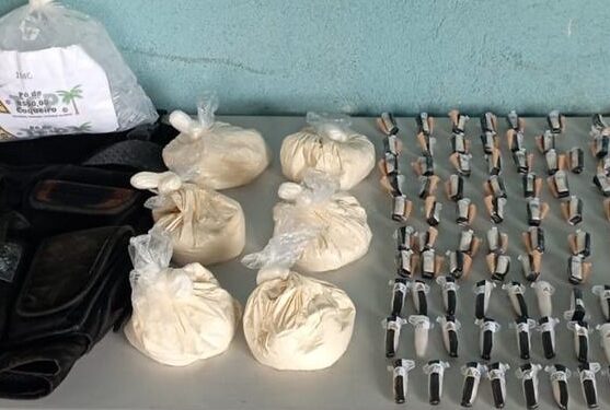 PM apreende 1,3kg de cocaína e 272 pinos no Coqueiro