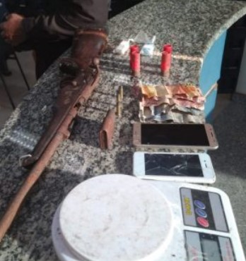 PM apreende rifle na Vila Brígida após perseguição