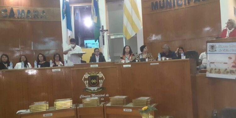 Profissionais da enfermagem são homenageados na Câmara de Volta Redonda