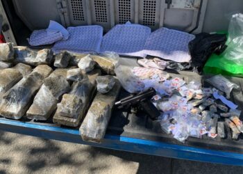 Homem é preso com 10Kg de maconha e uma pistola 380 em Paraty