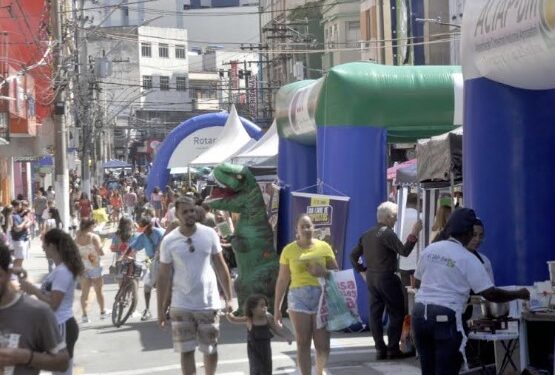 Domingão de Compras reúne milhares de pessoas em Barra Mansa
