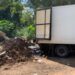 Flagrante de despejo de entulho na estrada da Bocaina
