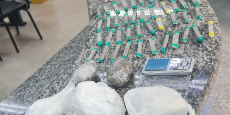 PM apreende drogas no Santa Inês