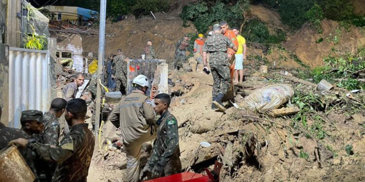 Sobe para 84 número de mortos em Pernambuco