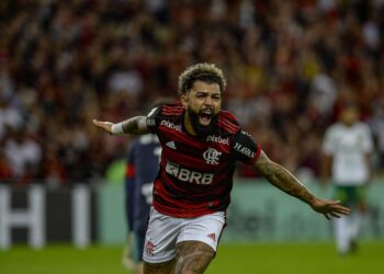 Flamengo vence sob o comando de Dorival Júnior