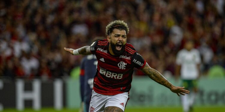 Flamengo vence sob o comando de Dorival Júnior
