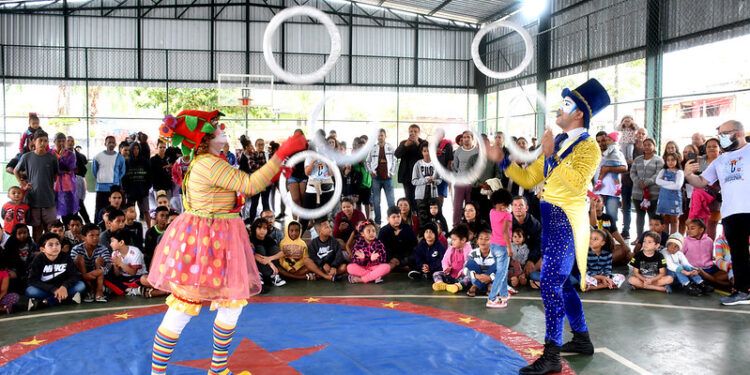 Circo e cinema animaram o fim de semana das crianças em Angra