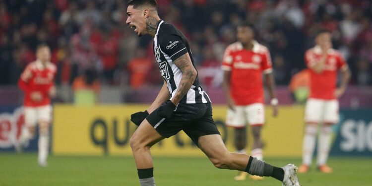 Botafogo vira o jogo e vence o Internacional