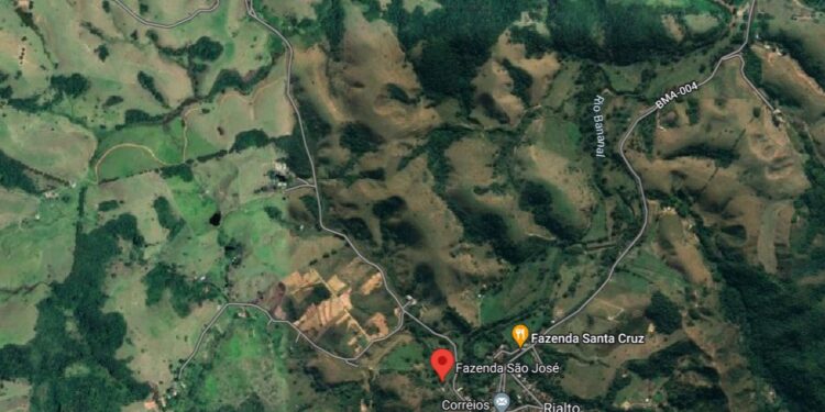 Homem morre após batida entre moto e caminhão em Barra Mansa