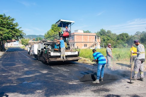Prefeitura de Porto Real inicia recapeamento asfáltico em ruas do Freitas Soares