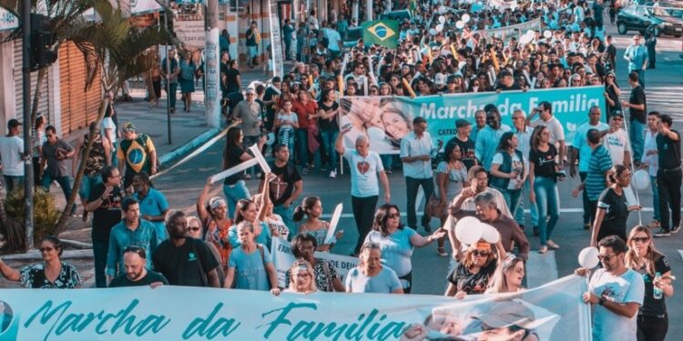 Assembleia de Deus realiza Marcha da Família em Volta Redonda