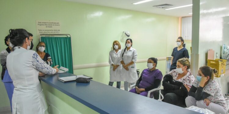 Treinamento de Glicosímetro é realizado para equipes de enfermagem do Hospital