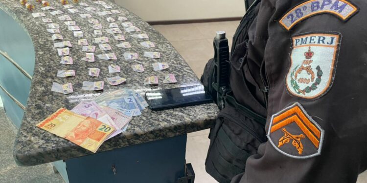 Cocaína e crack são apreendidos no Santa Inês