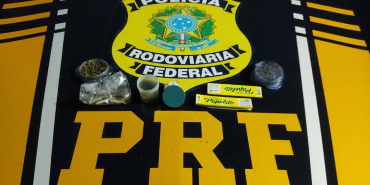 Motorista é preso com maconha na Dutra