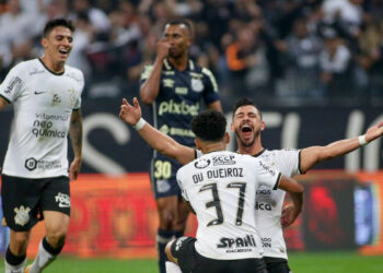 Copa do Brasil: Corinthians goleia o Santos