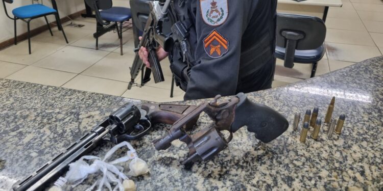 Homem com mandado de prisão é detido em Mangaratiba