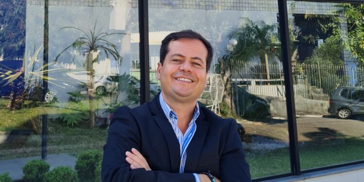 Leonardo dos Santos renuncia à presidência da CDL Barra Mansa para ser pré-candidato a deputado federal