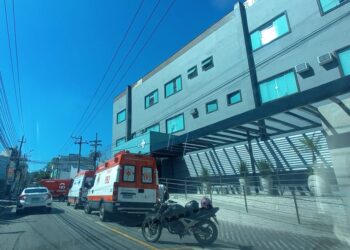 Carro atinge moto em Barra Mansa