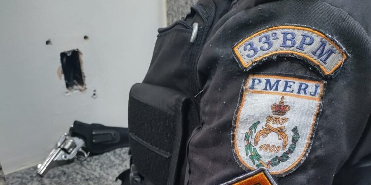Mulher ameaça vizinha com arma de fogo em Mangaratiba