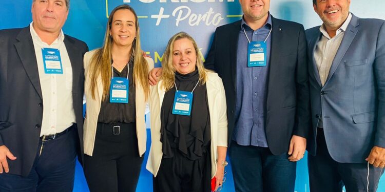 Gustavo Tutuca e Rayane Braga participam de capacitação do programa Turismo RJ + Perto