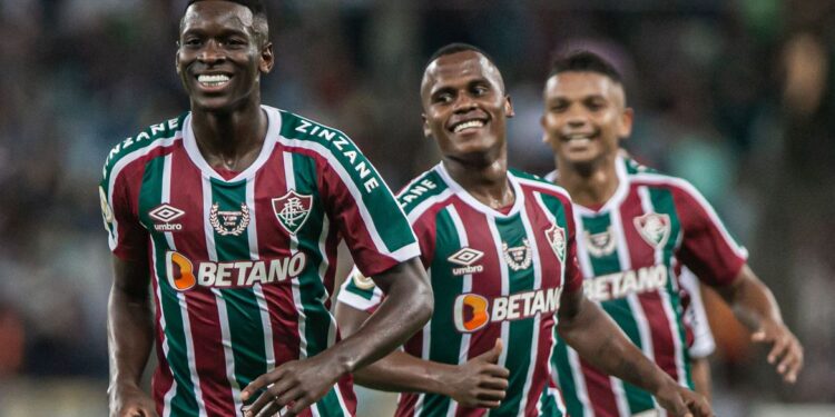 Fluminense supera o Atlético-MG no Maracanã
