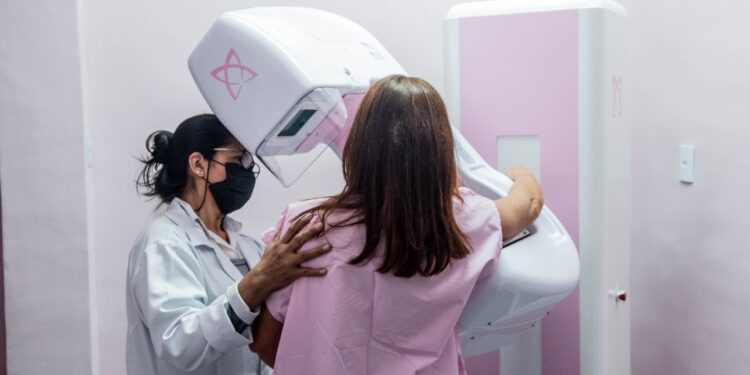 Pinheiral realiza primeiros exames de mamografia na cidade