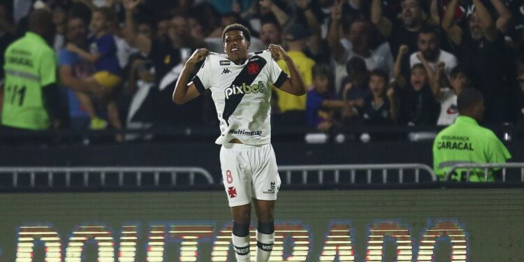 Vasco retoma a vice-liderança da Série B