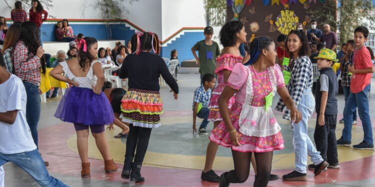 Porto Real promove festa julina para crianças e adolescentes