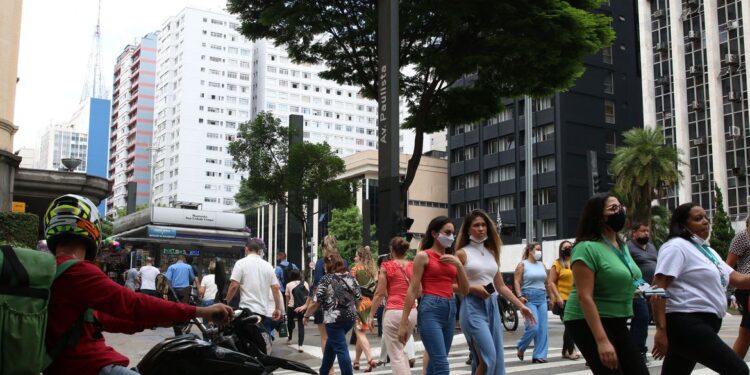 IBGE Taxa de desemprego cai para 93 no segundo trimestre