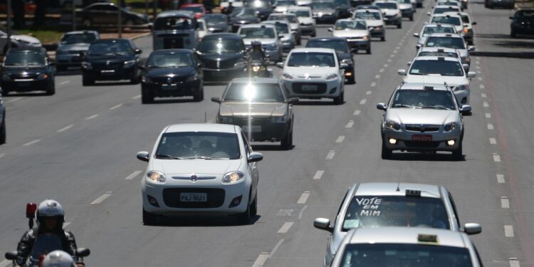 MP libera auxílio para caminhoneiros e taxistas - Foto Marcello Casal Jr