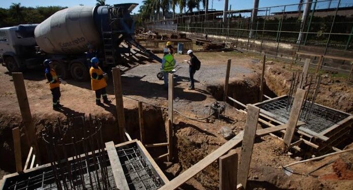 Obra da nova ponte de Volta Redonda recebe primeira concretagem