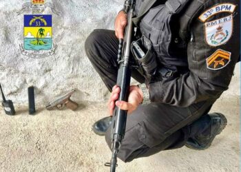 Após troca de tiros, PM prende homem em Angra