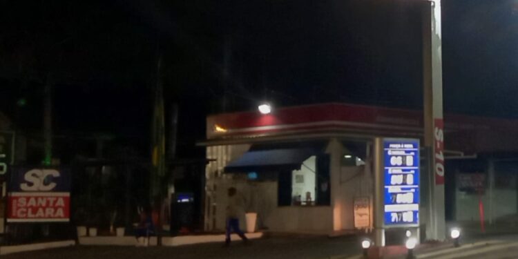 Gasolina chega a R$ 5,99 em Barra Mansa e Resende após redução do ICMS