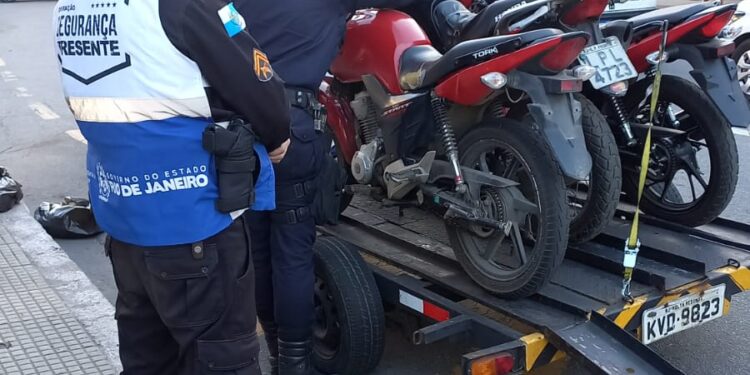 Segurança Presente apreende moto irregular na Amaral Peixoto