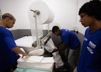 Fábricas de fraldas doam mais de 10 mil unidades a instituições de Volta Redonda