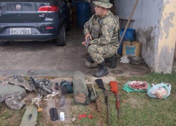 Homem é preso por porte de armas e caça ilegal em Piraí