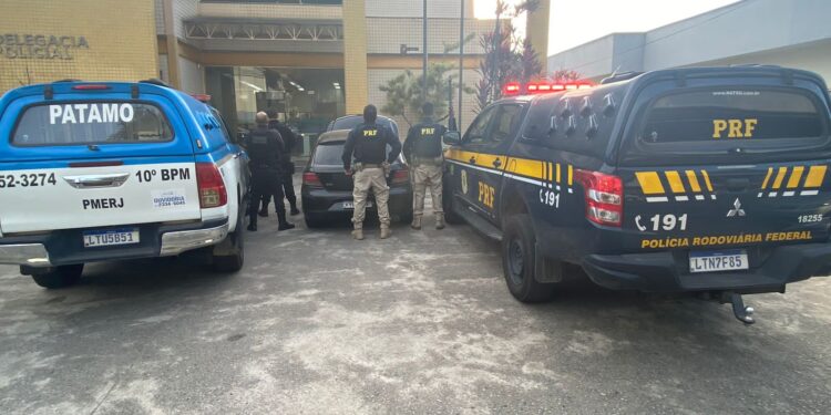 PM prende homem com carro clonado em Piraí