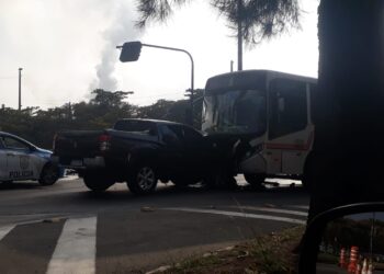 Mulher fica ferida em acidente em Volta Redonda