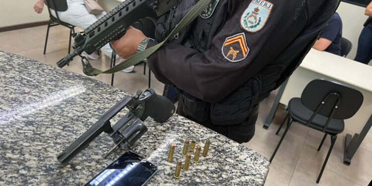 PM apreende arma de fogo após troca de tiros em Barra Mansa