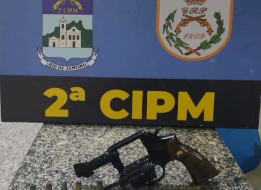 Arma é apreendida em Paraty