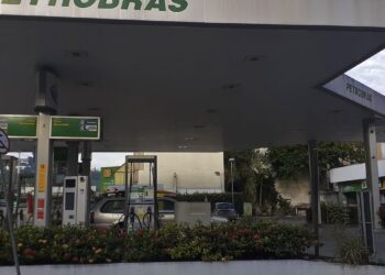 Rio de Janeiro reduz para 18% alíquota do ICMS sobre combustíveis