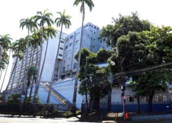 Policial ferido durante troca de tiros em Angra passa por cirurgia